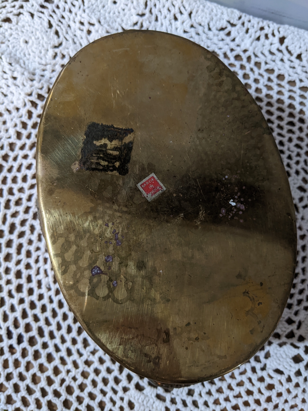 Vintage Brass Oval Planter with Shell Motif - Picture 3 of 5